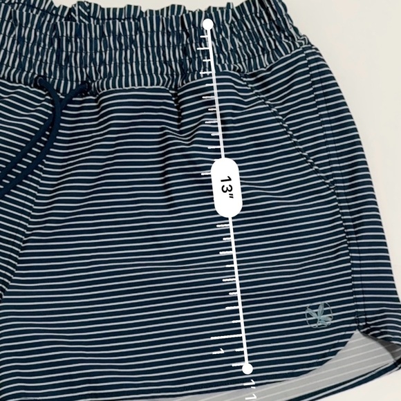 Carve Designs Surf Rock Board Shorts
Navy  Stripe Womens extra Large - Picture 7 of 9